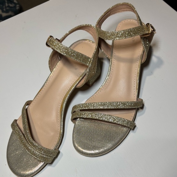 Shoes - Elegant Gold Sandals